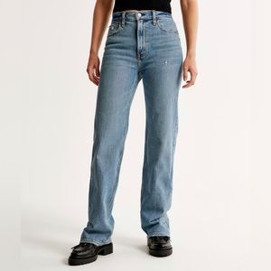 Women’s Abercrombie & Fitch Curve Love 90’s Relaxed Jean High Rise